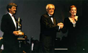July Andrews (bekannte US-Schauspielerin) und  Michel Legrand (franz. Pianist) bei Preisverleihung
